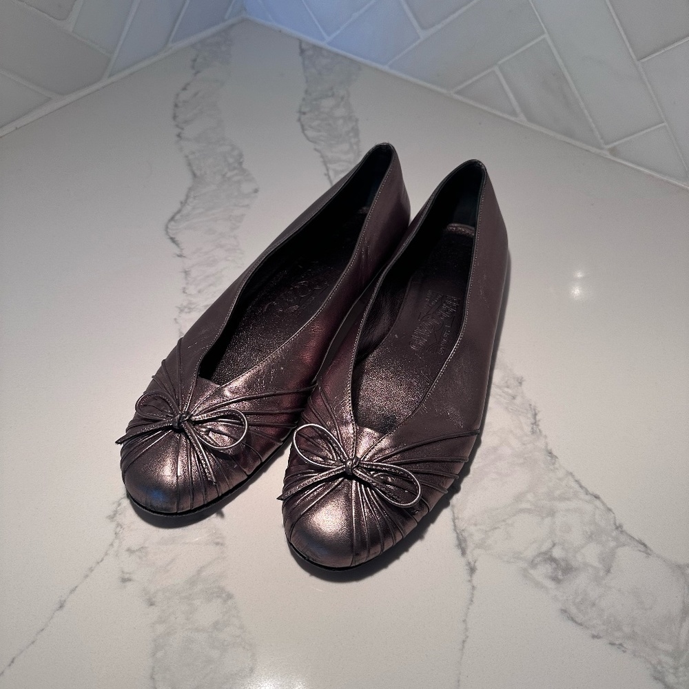 Salvatore Ferragamo Women's Ballet Flats Bronze Leather